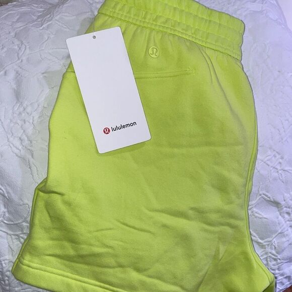 NWT LULULEMON Womens LOUNGEFUL High Rise 4” Electric Lemon Shorts Sz 6